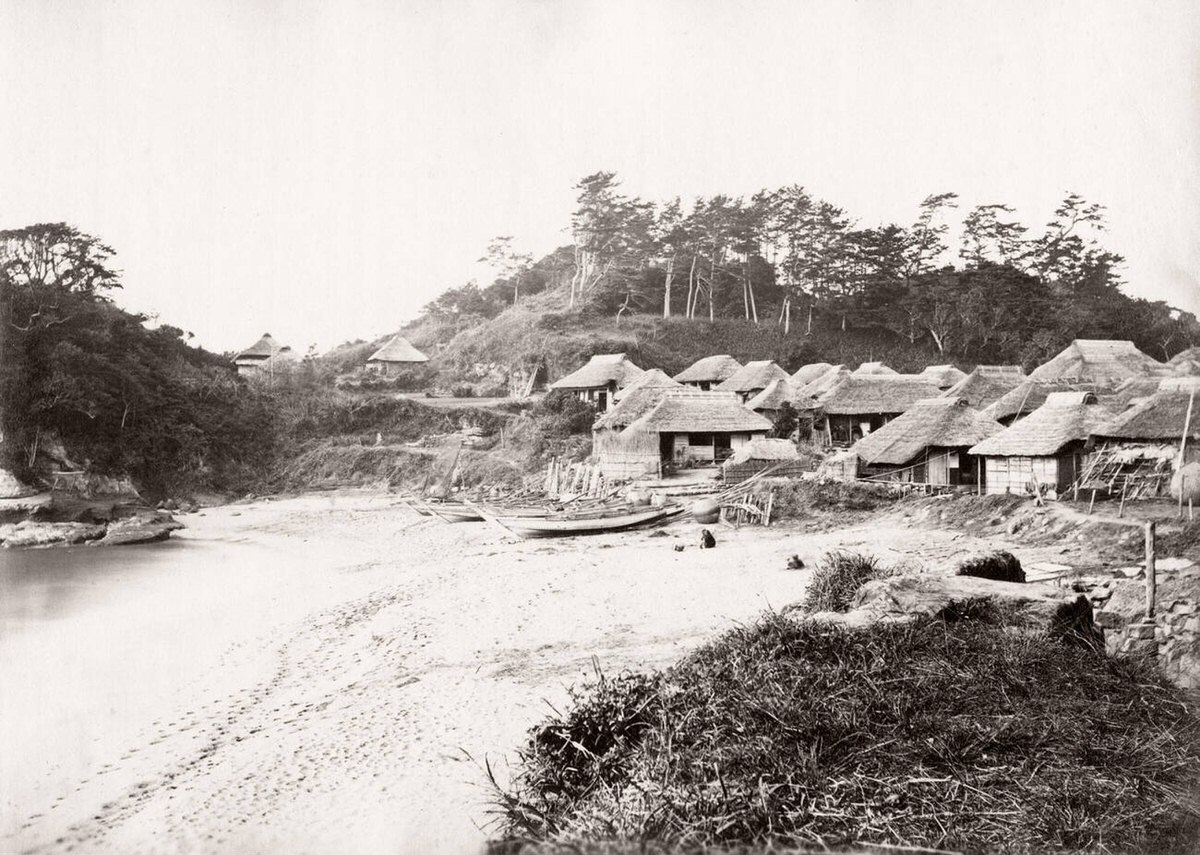 Kushigoi village on the beach at Enoshima, 1871