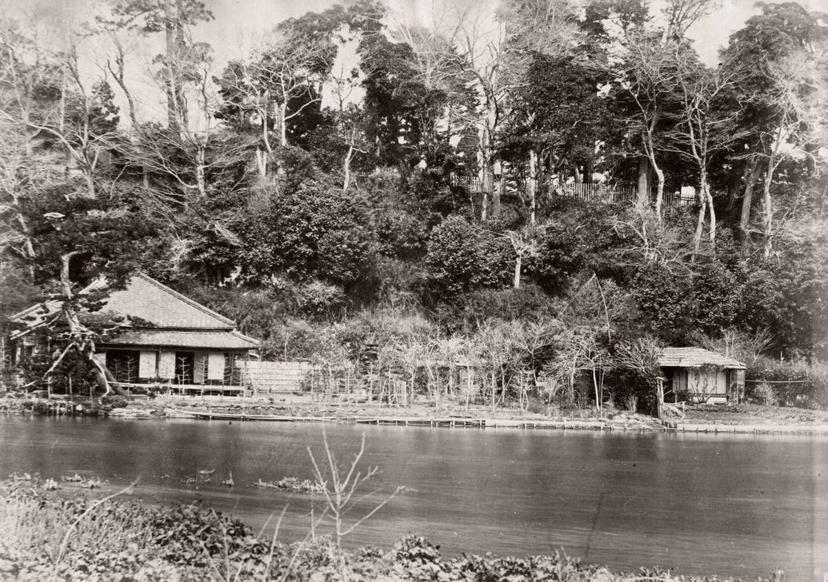 View on the moat in Tokyo, 1871