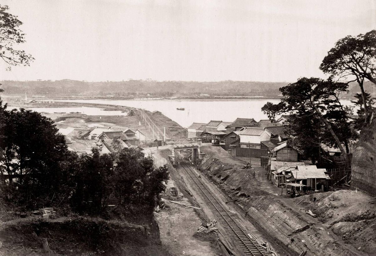 Railway at Kanagawa in Noge, 1870s
