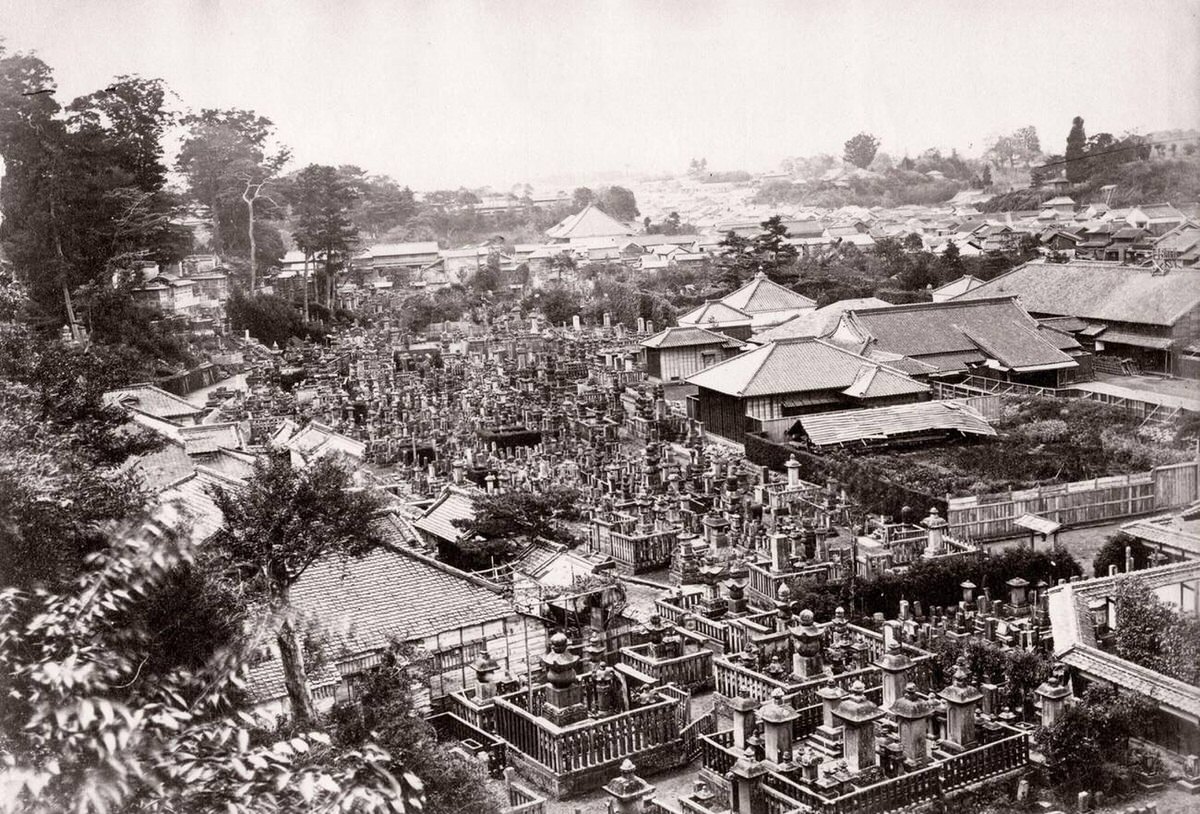 Cemetery at Atagoyama in Tokyo, 1870s