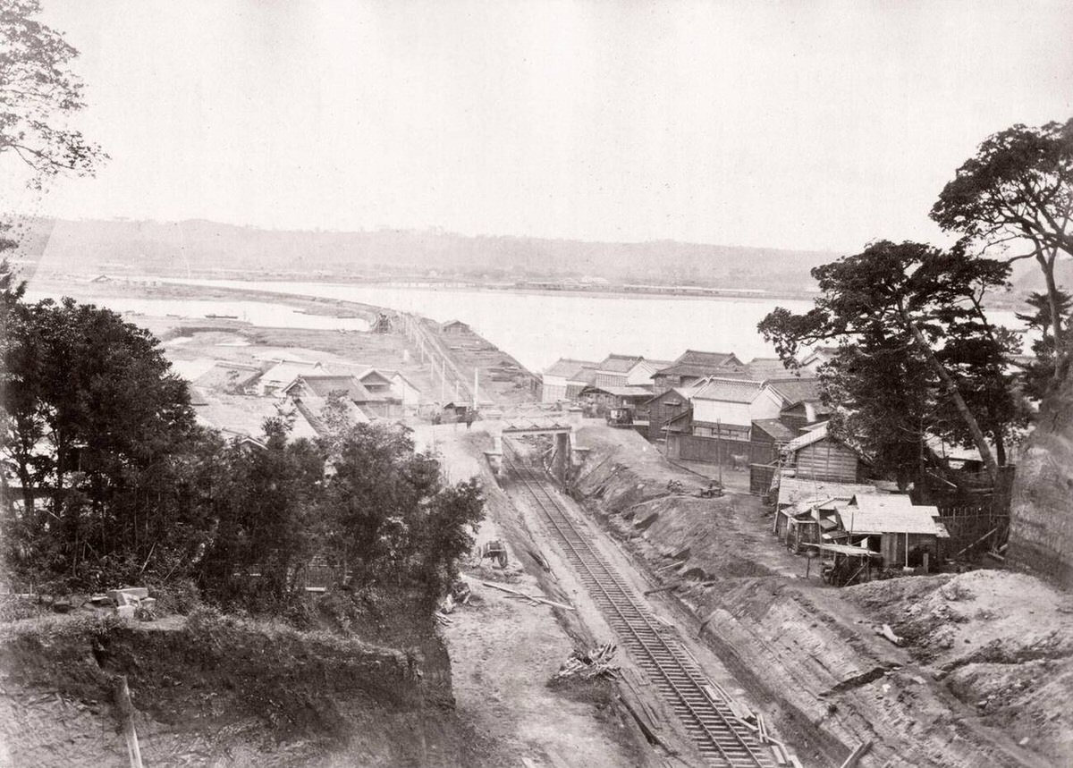 Railway at Kanagawa in Noge, 1870s