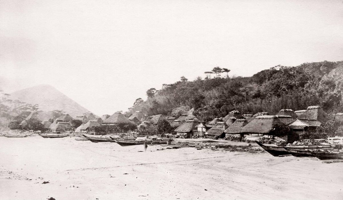 Near Cape Chichakoff in Misaki, 1870s
