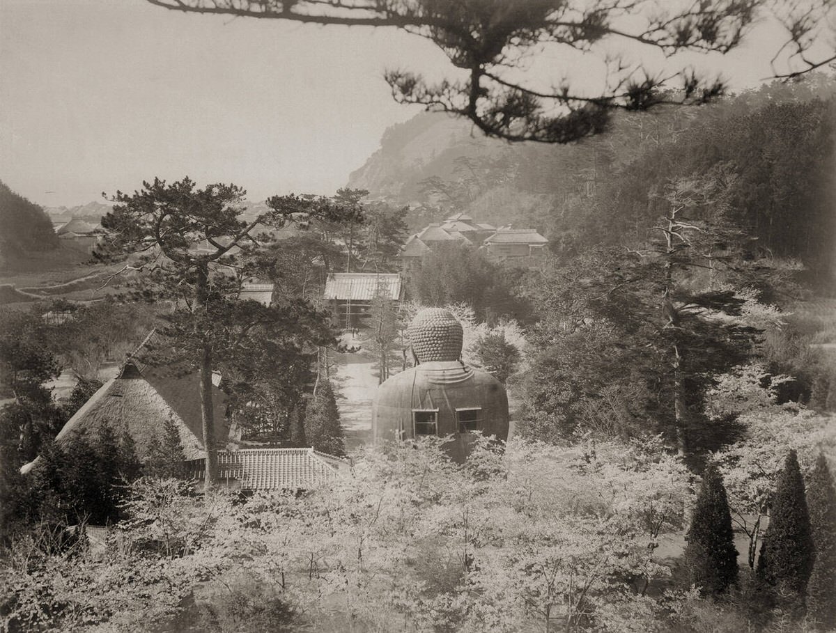 Back view of the Great Buddha at Kotoku-in in Kamakura, 1870