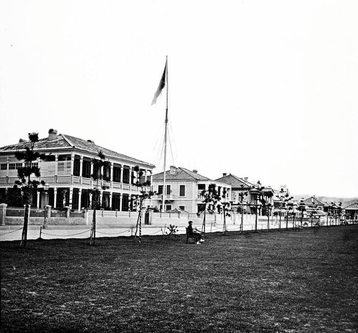 Foreign consulates on the Bund in the foreign settlement of Kobe, 1870