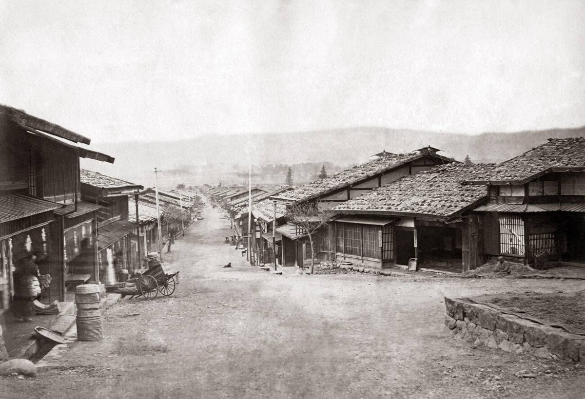 Street scene in Japan, 1870s