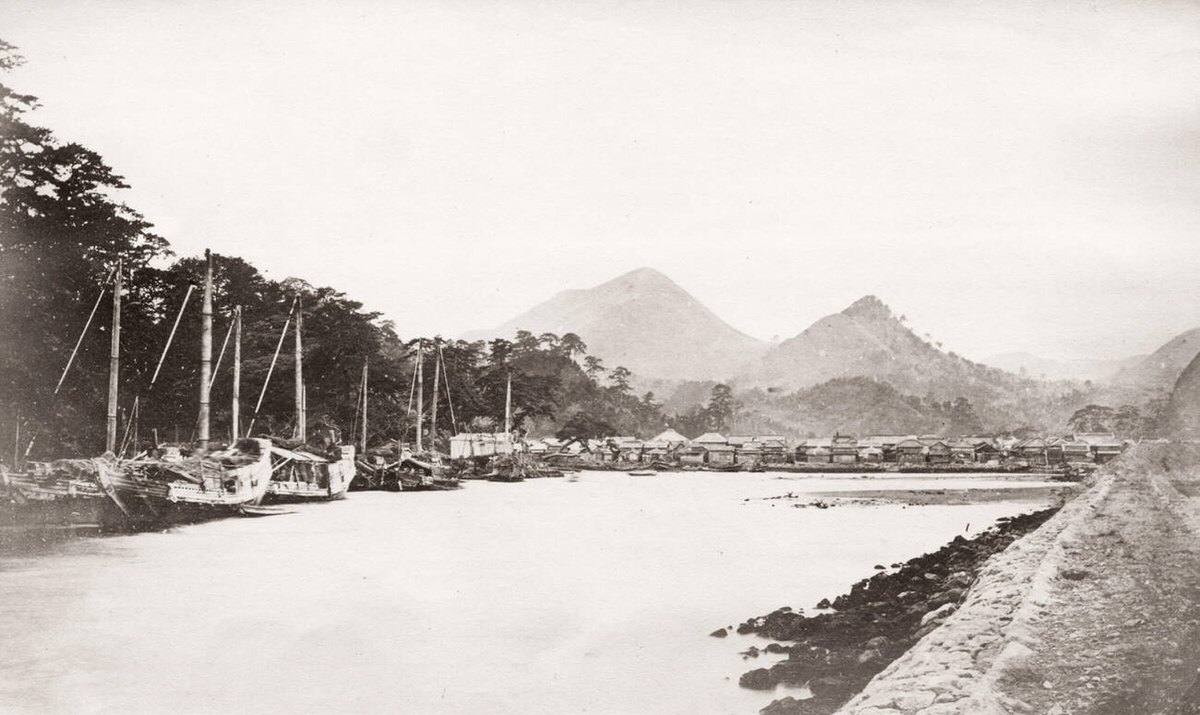 Entrance to the river in Shimoda, 1871