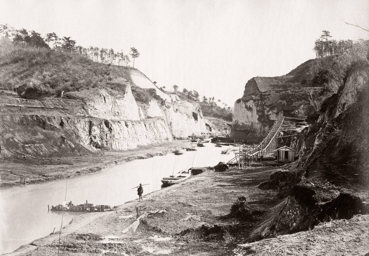 Canal cutting in Tokyo, 1871
