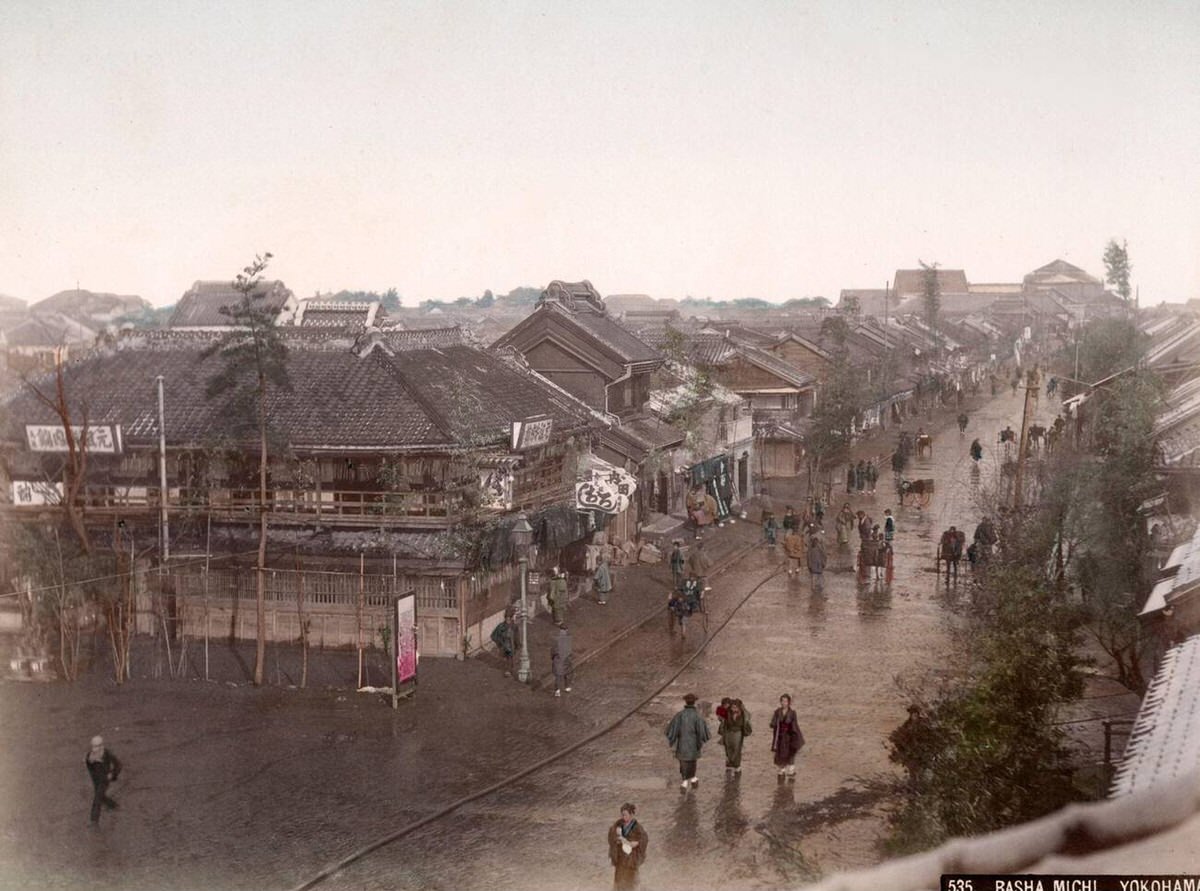 Bashamichi Street in Yokohama, 1880s