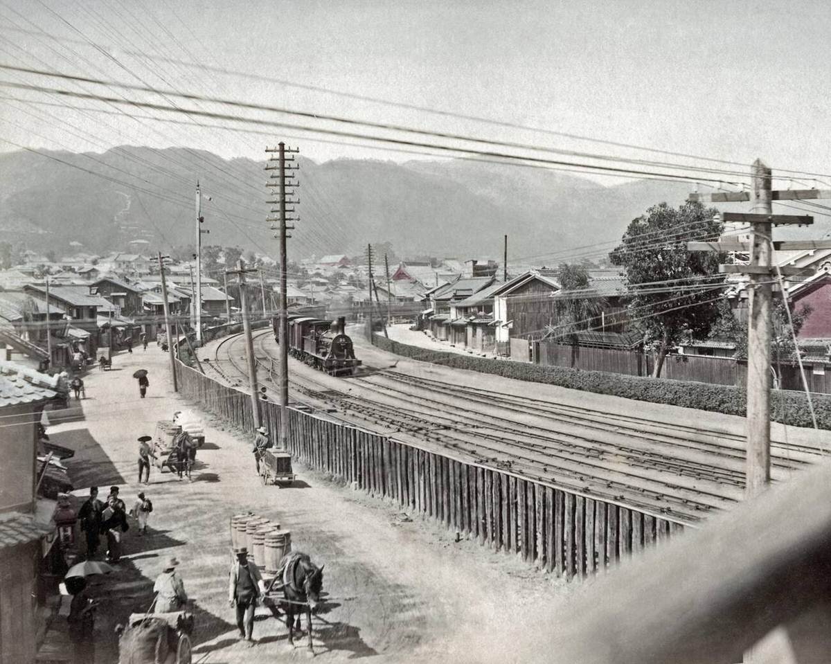 Railway and train in Kobe, 1890