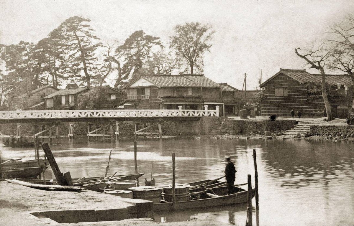 Boat and bridge in Matsue, Shimane Prefecture, 1880s