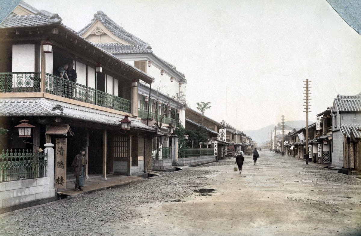 Street in Shizuoka, 1880s