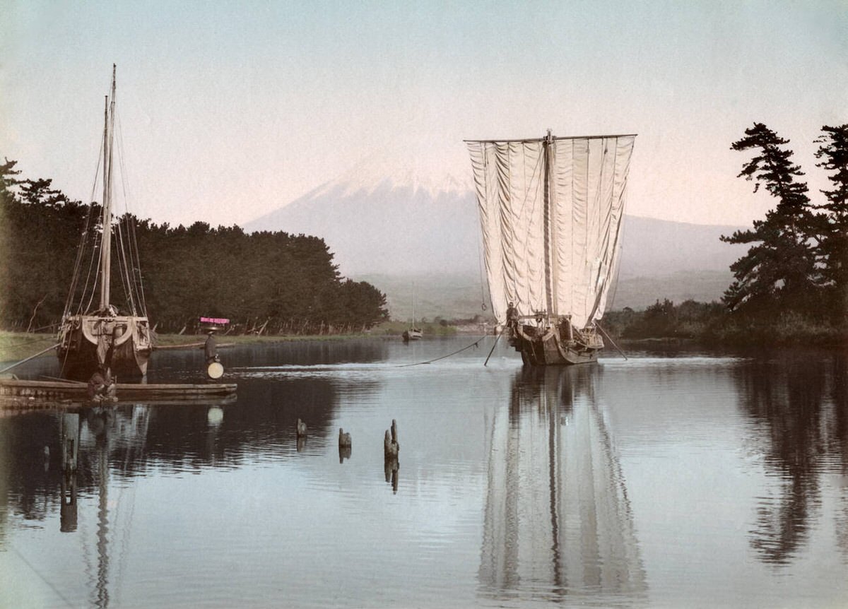Mount Fuji and boats, 1880s