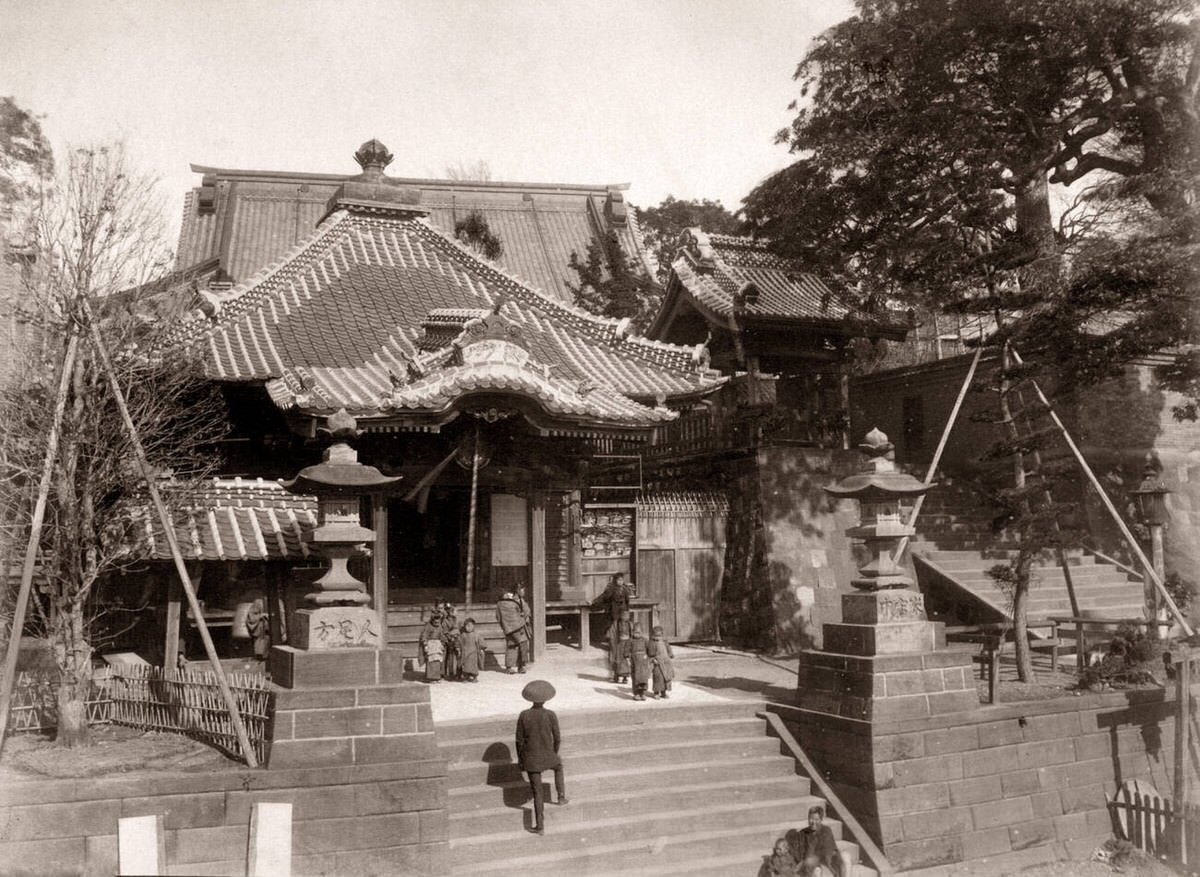 Yakushi Temple at Honmura, Yokohama, 1880s