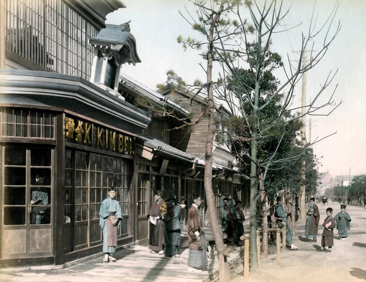 Exterior of the Kusakabe Kimbei photography studio on Honcho Dori, Yokohama, 1880s