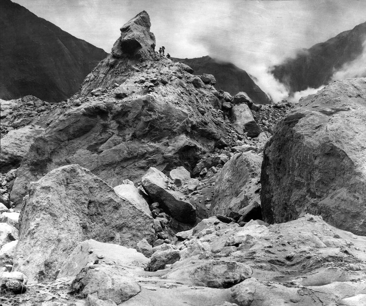 Crater of Mount Bandai in Fukushima Prefecture, 1890s
