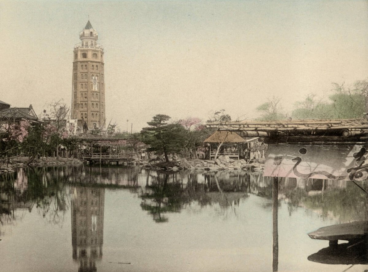Ryounkaku skyscraper in Asakusa Park, Tokyo, 1890s