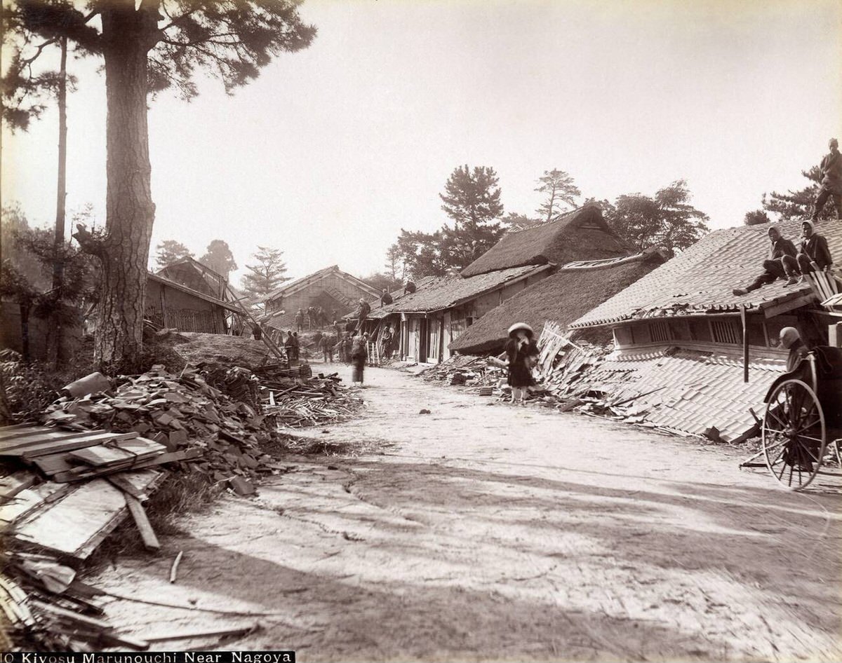 Homes devastated by the Nobi Earthquake in Kiyosu Marunouchi near Nagoya, 1891
