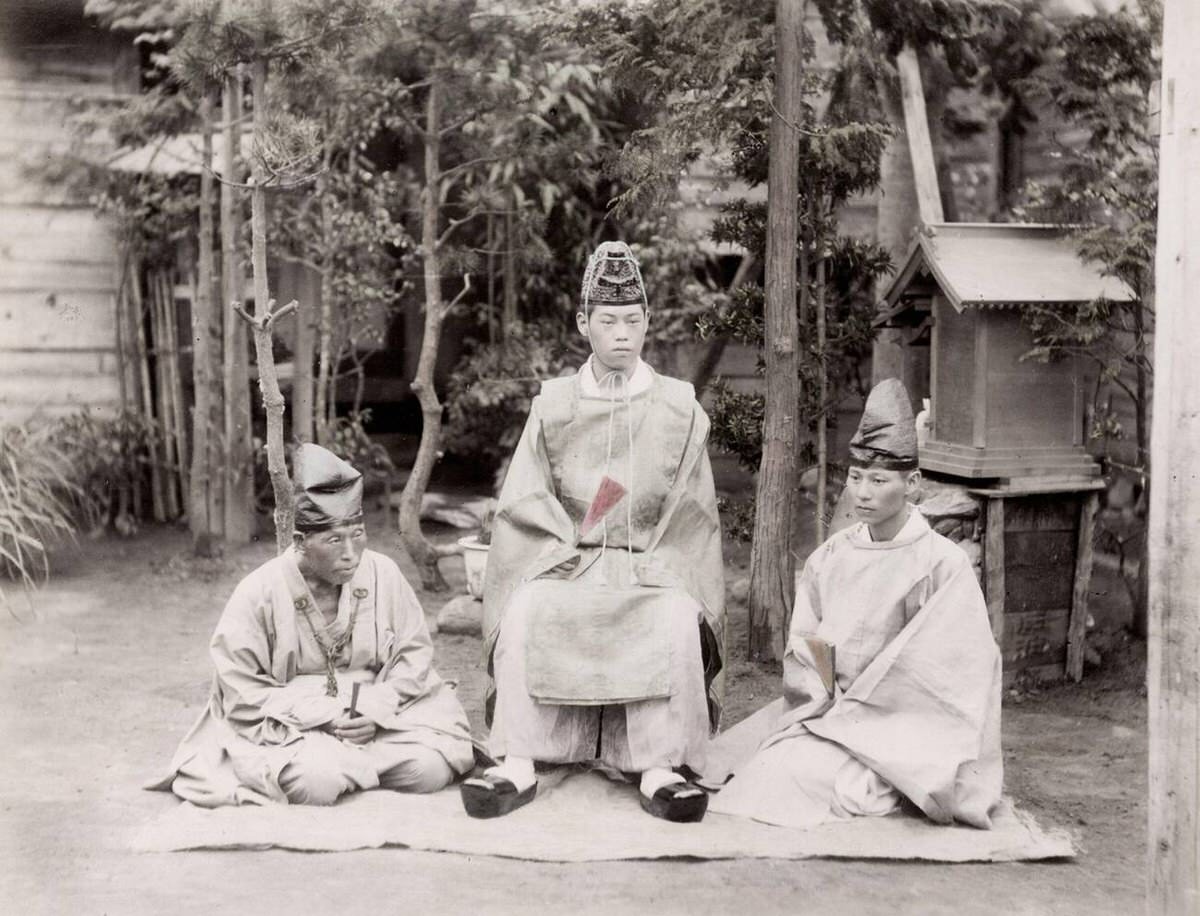 Buddhist priests in robes, 1890s
