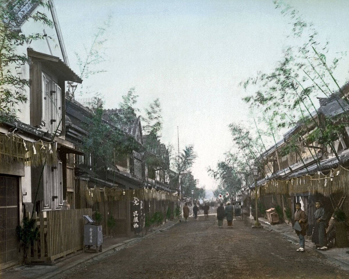 Street scene on Bentendori in Yokohama.