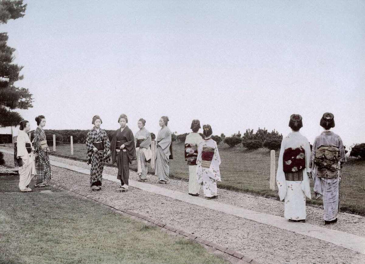 Group of geishas, 1890