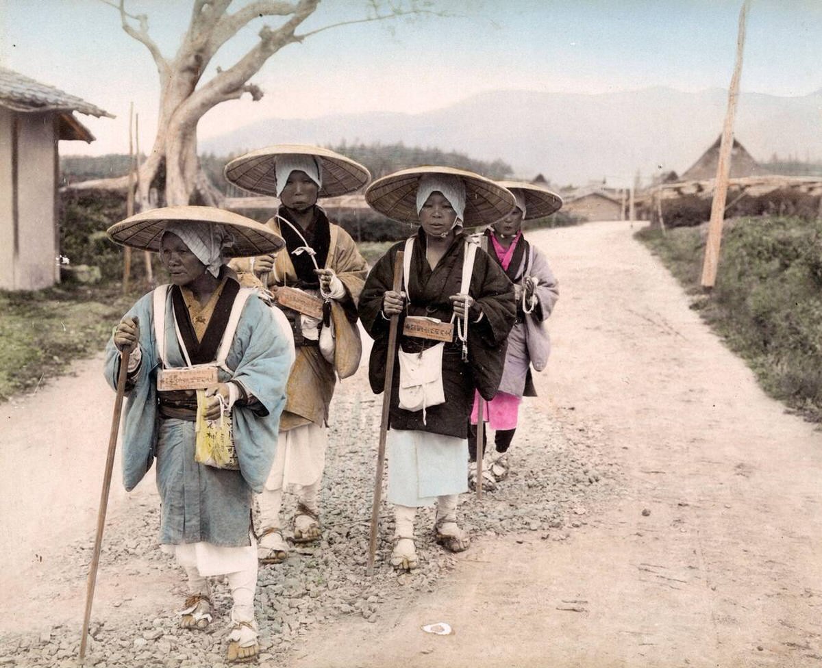 Japanese pilgrims, 1890s
