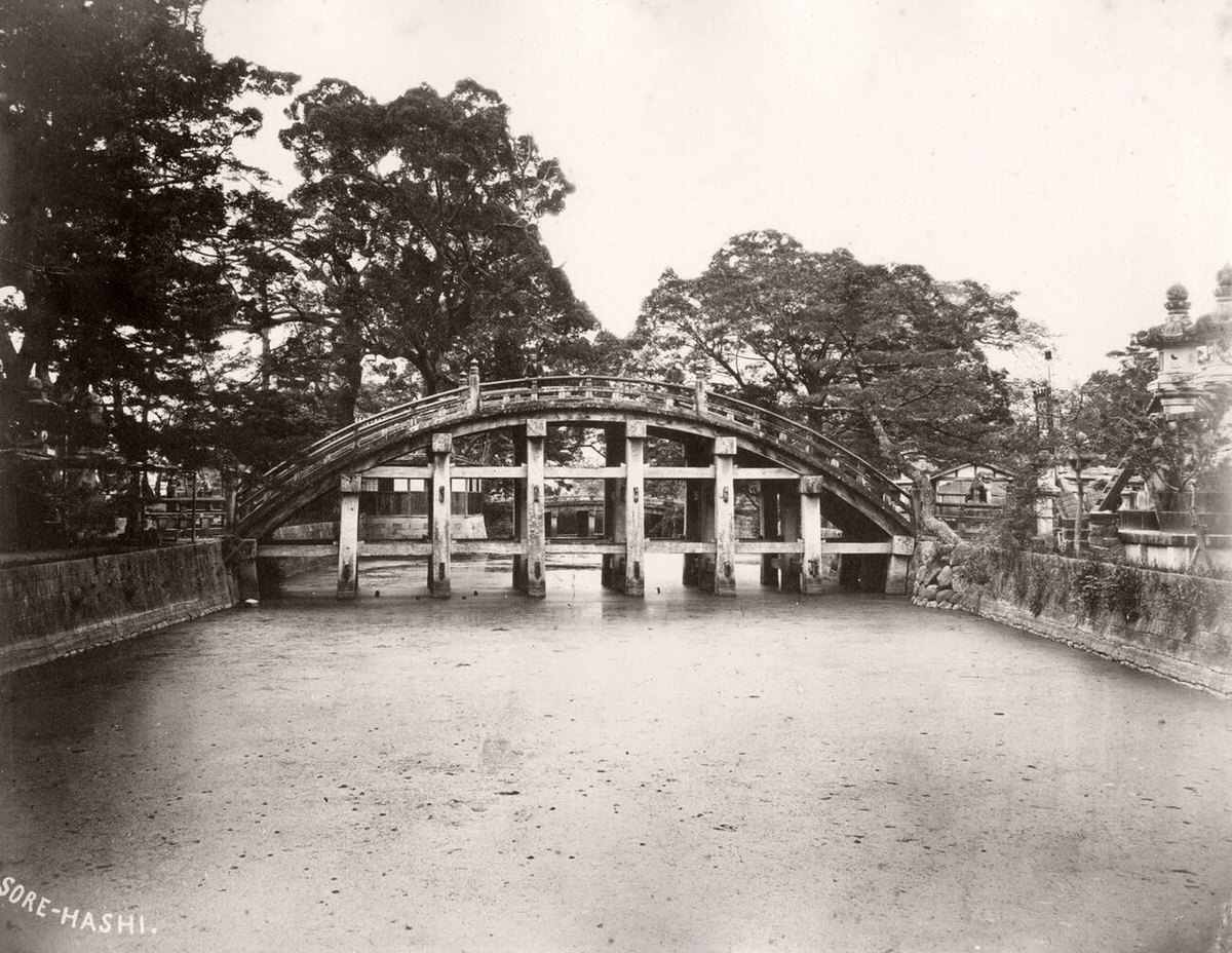 Humpback wooden bridge in Kobe, 1870s