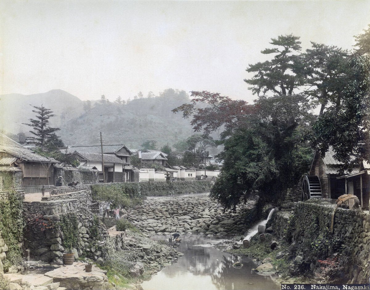 Zeniyagawa River and the residence of Hikoma Ueno in Nagasaki, 1890s