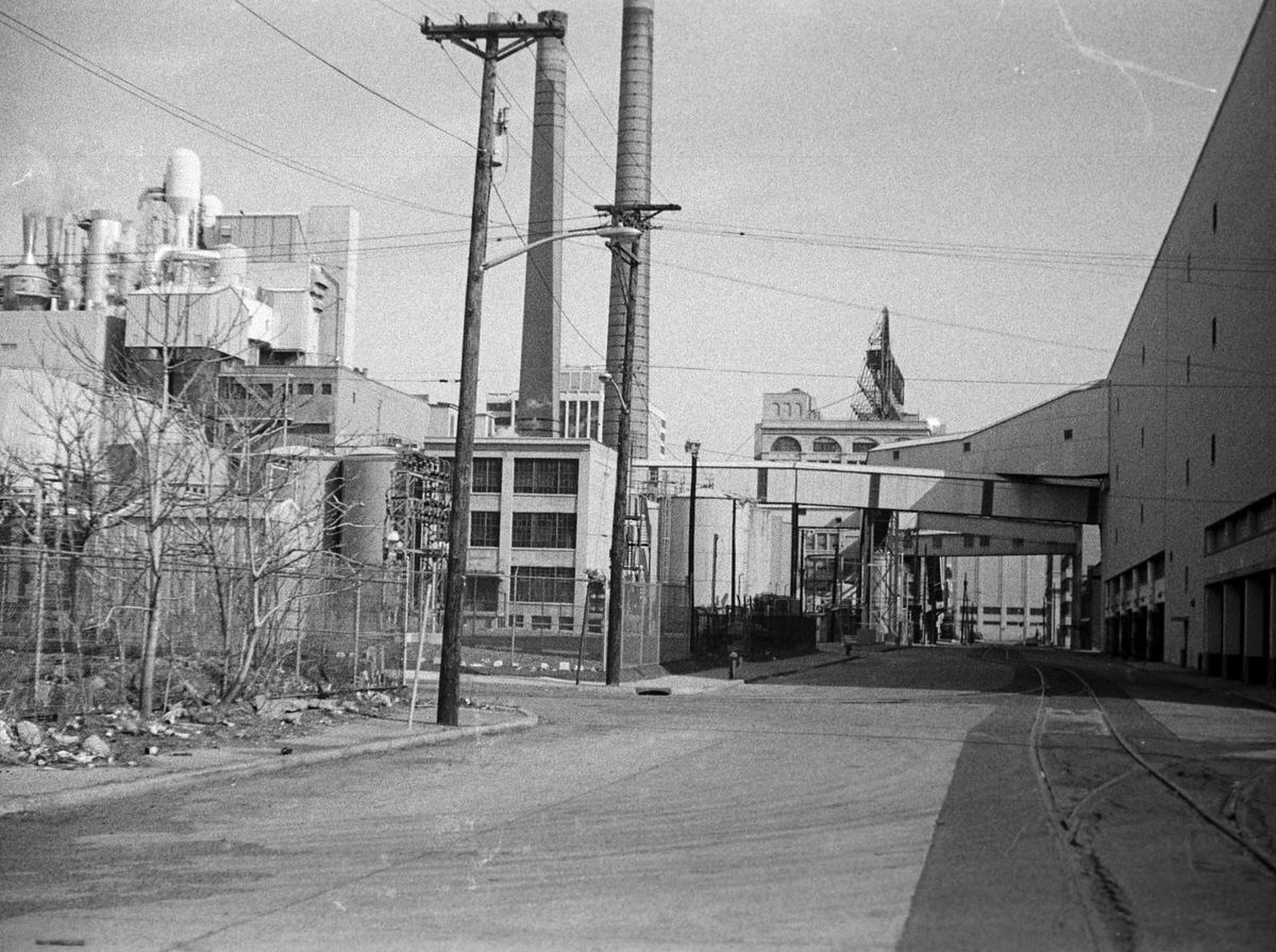 Colgate-Palmolive plant and the Colgate Clock in Jersey City, 1975