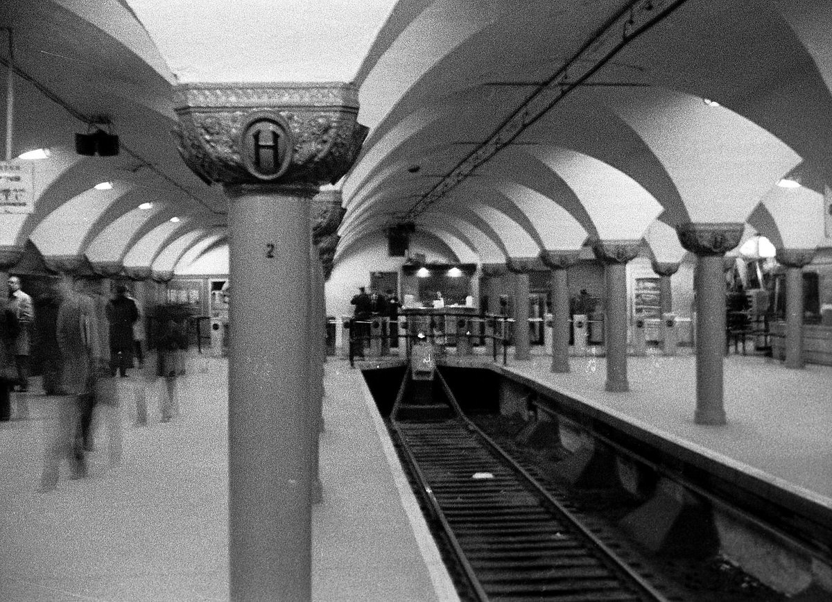 Commuters at the Hoboken PATH station, 1975