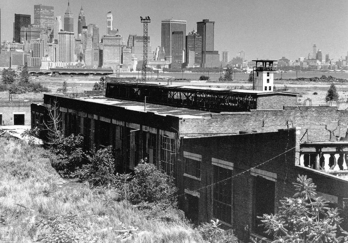 Central Railroad of New Jersey engine terminal at the future site of the Grove of Remembrance in Jersey City, 1979