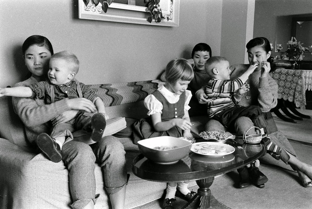 The Kim Sisters with their manager's family in Illinois, ,1960
