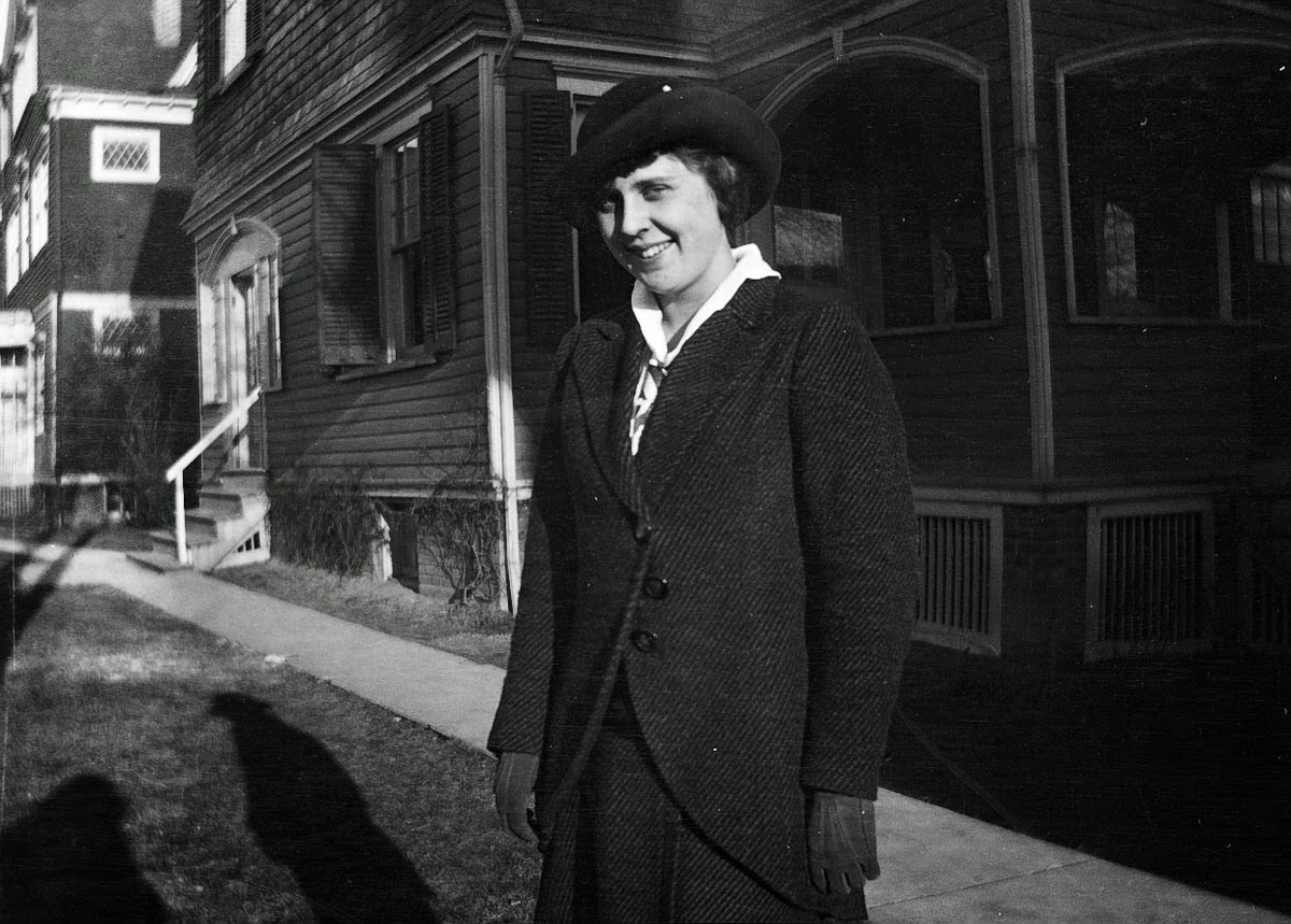 College Life in Lakewood, NJ (1914–1918): Vintage Photos of female Students from a Bygone Era