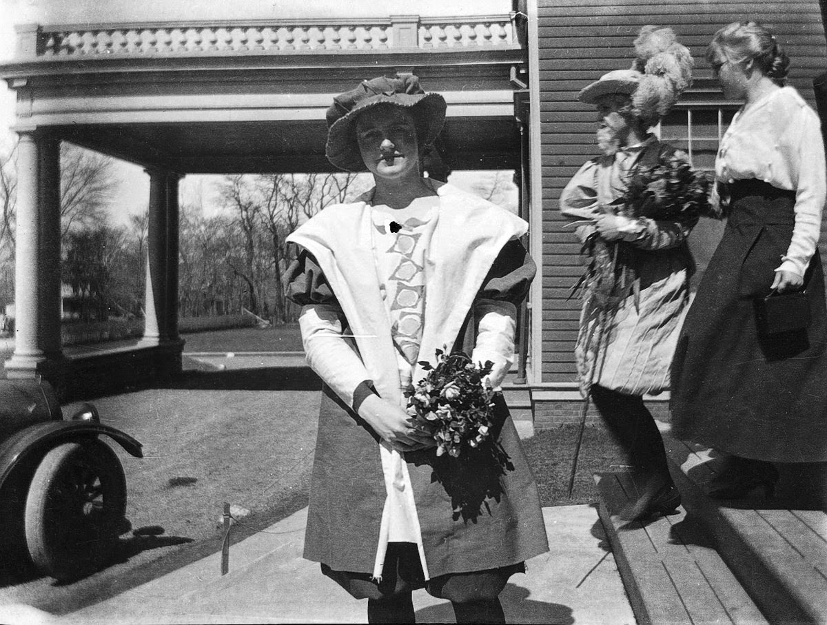 College Life in Lakewood, NJ (1914–1918): Vintage Photos of female Students from a Bygone Era