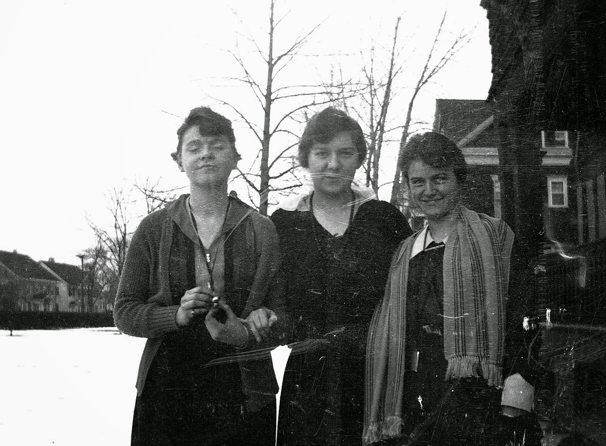 College Life in Lakewood, NJ (1914–1918): Vintage Photos of female Students from a Bygone Era