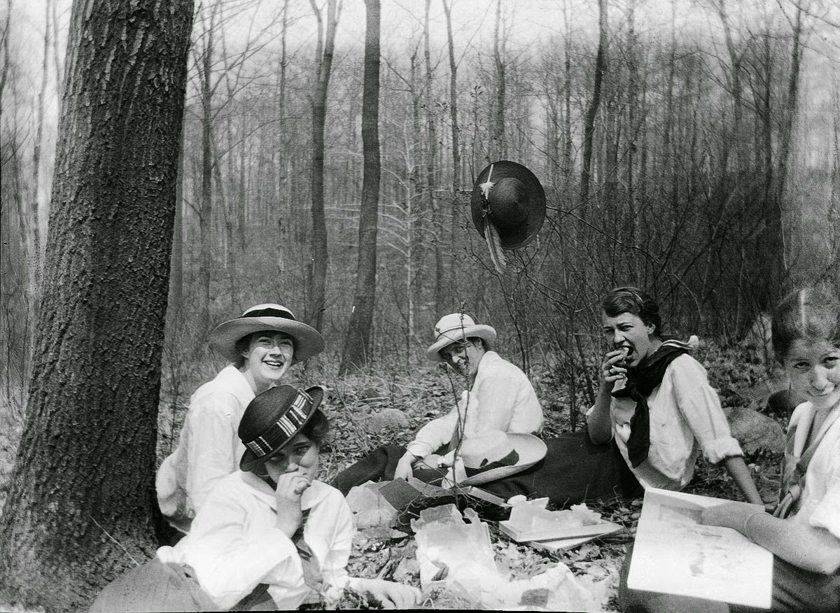 College Life in Lakewood, NJ (1914–1918): Vintage Photos of female Students from a Bygone Era
