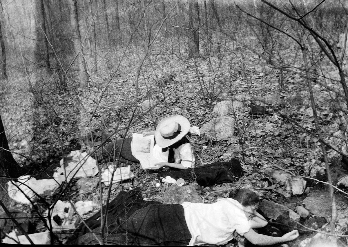 College Life in Lakewood, NJ (1914–1918): Vintage Photos of female Students from a Bygone Era
