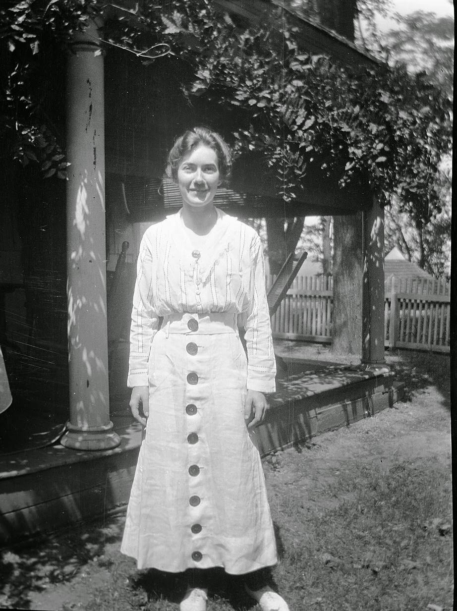College Life in Lakewood, NJ (1914–1918): Vintage Photos of female Students from a Bygone Era