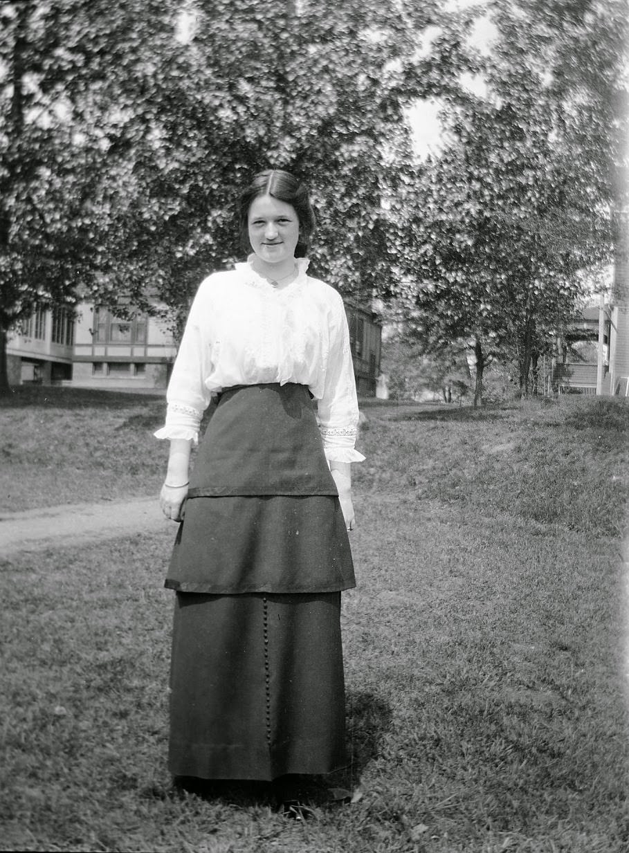 College Life in Lakewood, NJ (1914–1918): Vintage Photos of female Students from a Bygone Era
