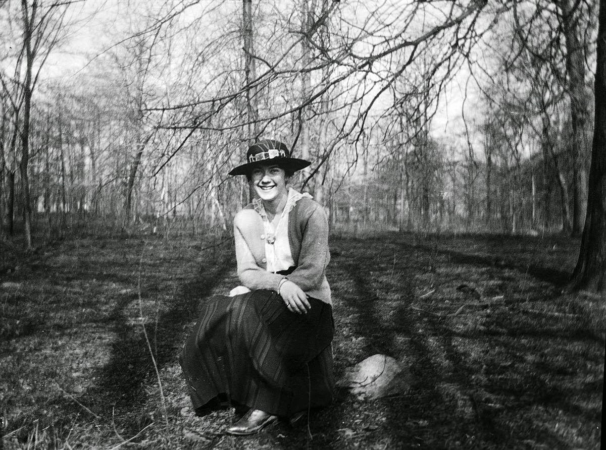 College Life in Lakewood, NJ (1914–1918): Vintage Photos of female Students from a Bygone Era