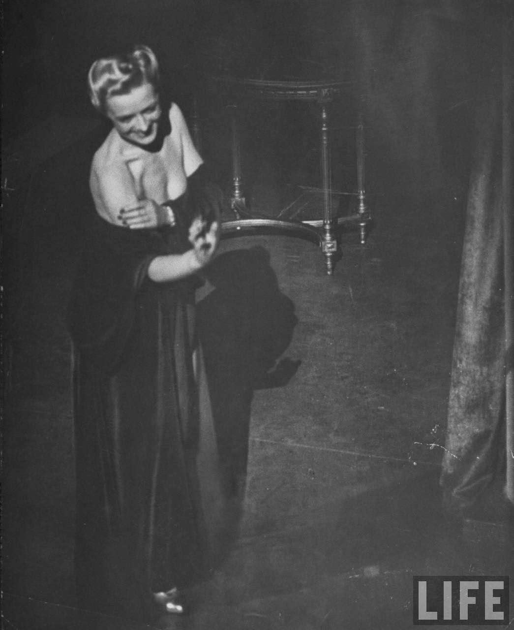 Phyllis Dixey performing on stage, 1940s