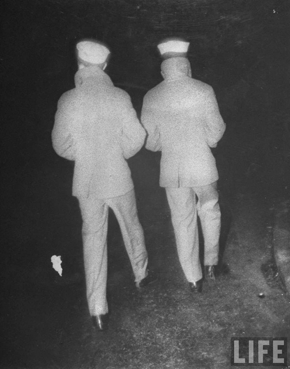African American soldiers crossing the Circus, 1940s