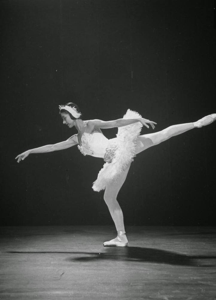 Stunning Stage Photos of Margot Fonteyn Dancing in White Costume at the Metropolitan Opera House (1949)