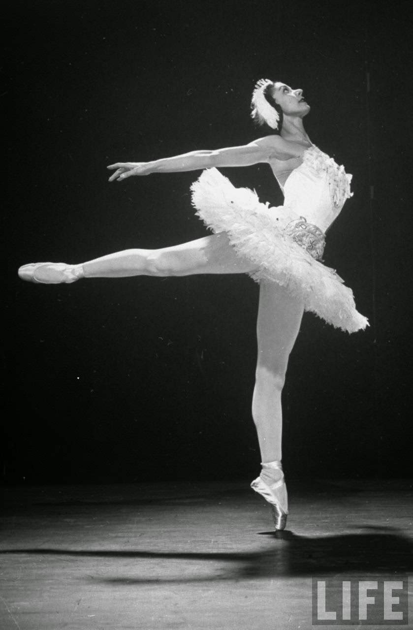 Stunning Stage Photos of Margot Fonteyn Dancing in White Costume at the Metropolitan Opera House (1949)