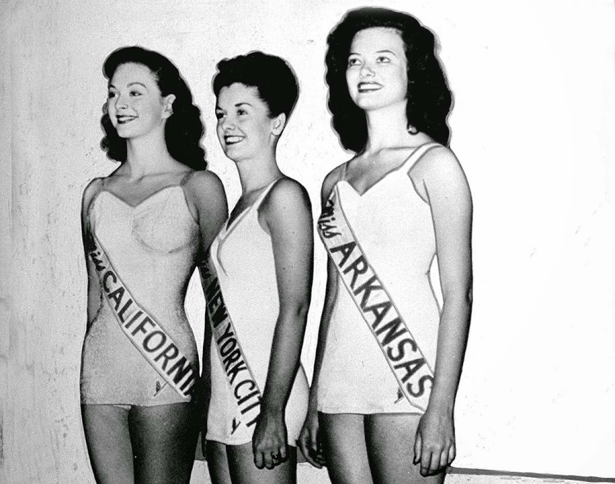 Marilyn Buferd and other contestants in the Miss America competition, 1946