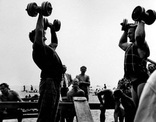 Muscle Beach 1954: The Sand, the Strength, and the Spectacle