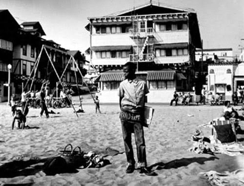 Muscle Beach 1954: The Sand, the Strength, and the Spectacle