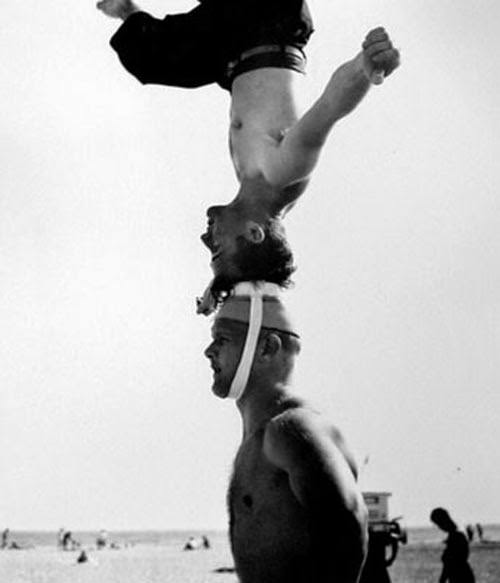 Muscle Beach 1954: The Sand, the Strength, and the Spectacle