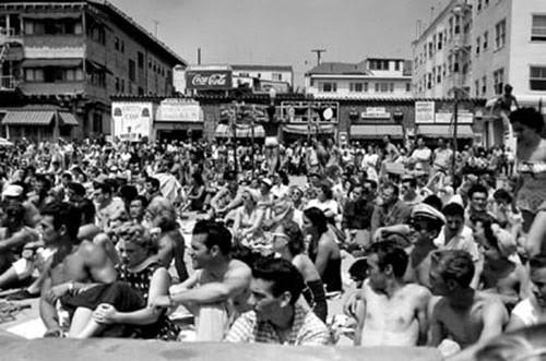 Muscle Beach 1954: The Sand, the Strength, and the Spectacle