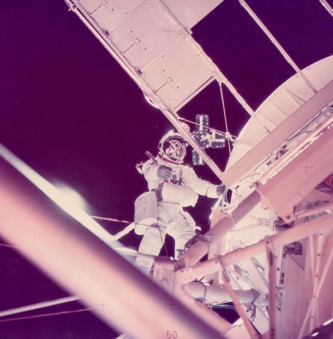 Owen Garriott working outside Skylab 3, August 1973.