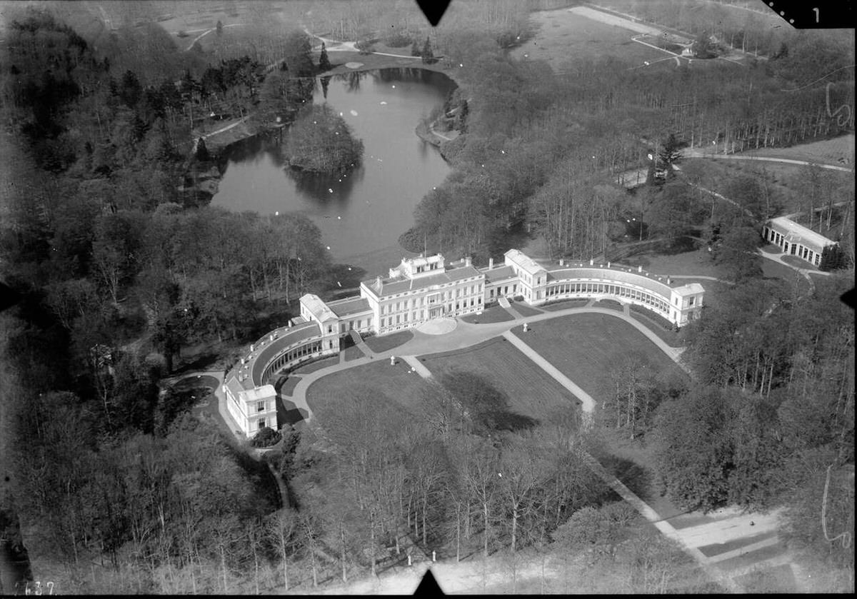 Aerial view of Soestdijk Palace, 1920s-1940s.